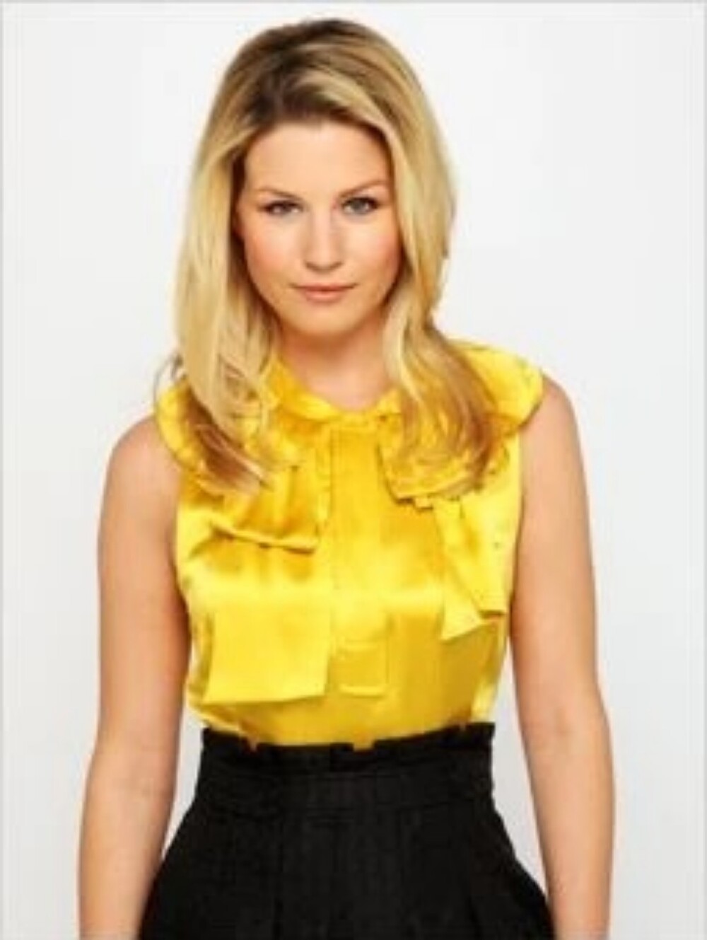 BCBGMAXAZRIA Sz 2 Mustard Yellow Silk Ruffled Sleeveless Top Black Pencil Skirt